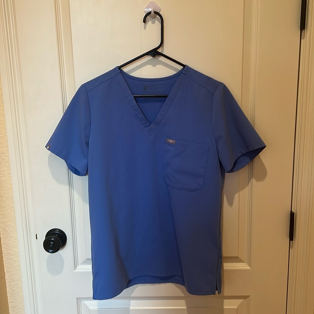 Figs scrub top
